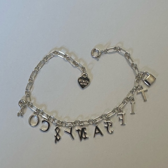 Tiffany&Co bracelet sterling silver letter charm
Bracelet, blue enamel - Picture 5 of 6